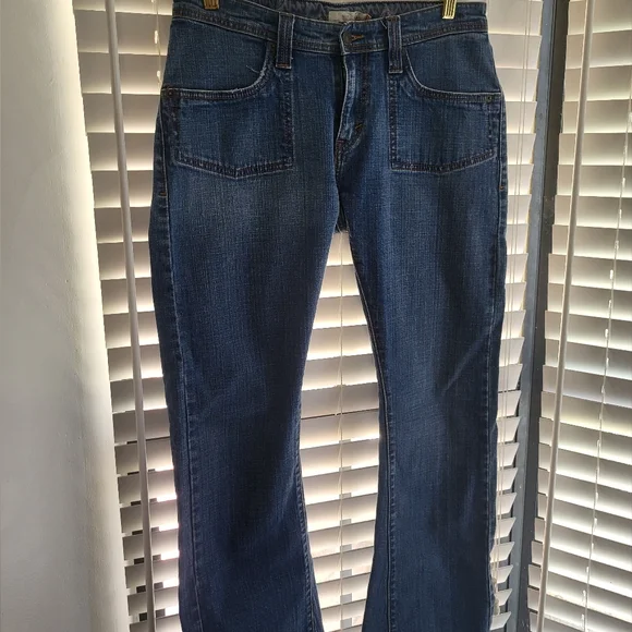 Levi's Women's Classic Denim Jeans 542 - Picture 2 of 7